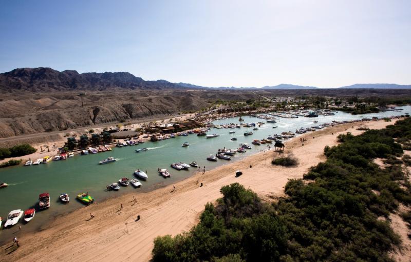 Pirate Cove Resort & Marina Needles Kültér fotó
