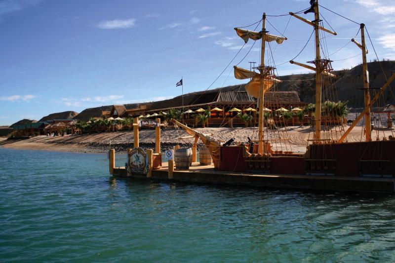 Pirate Cove Resort & Marina Needles Kültér fotó