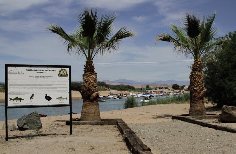 Pirate Cove Resort & Marina Needles Kültér fotó