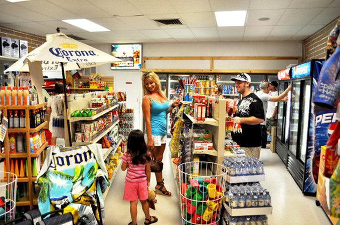 Pirate Cove Resort & Marina Needles Kültér fotó